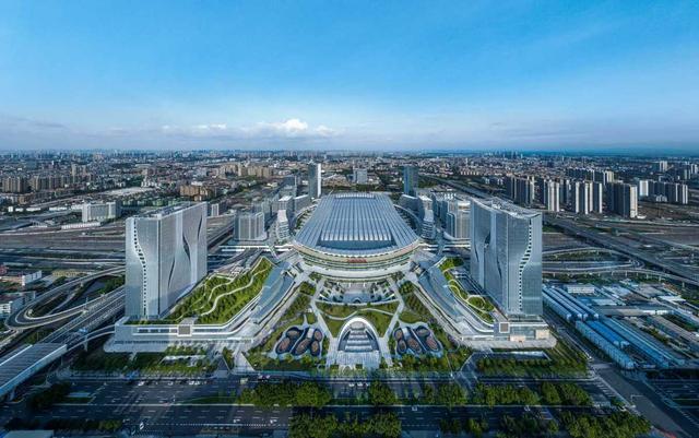 广州白云站TOD综合交通枢纽粤胜广场竣工交付