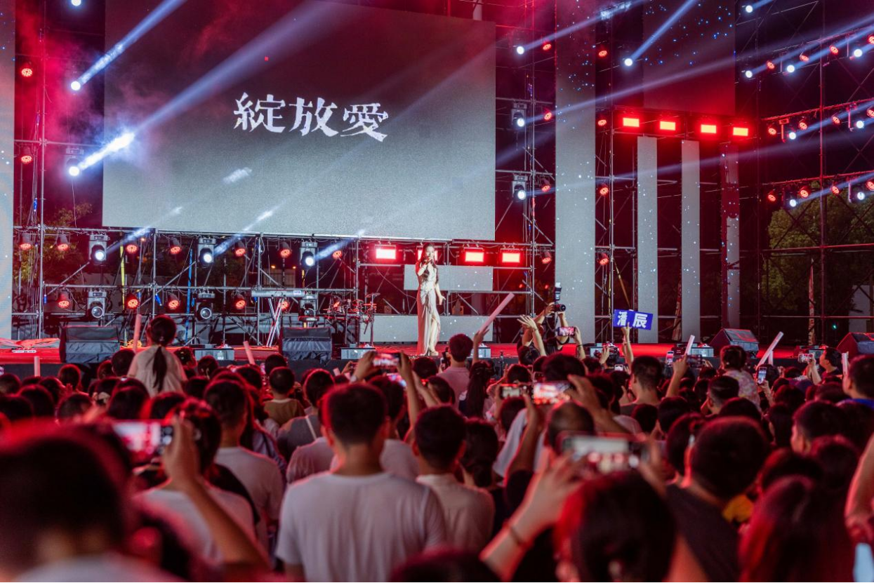 七年深耕铸就商业标杆长沙松雅湖吾悦广场塑造品质生活乐享地